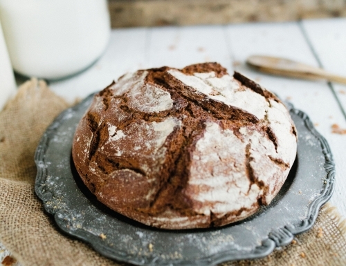 Pain de seigle et baguettes