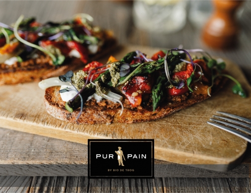 SUMMER VEGGIE TOAST MET FIOR DE LATTE