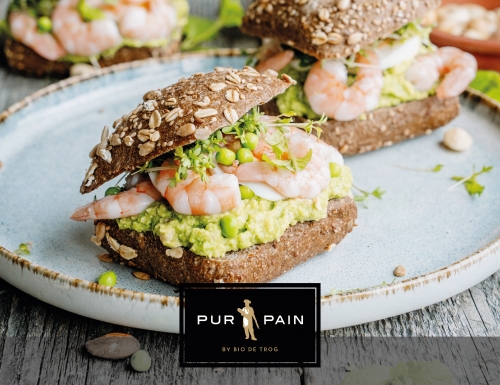 NORDIC PAVE MET GEPRAKTE ERWTJES, NOTEN EN GARNALEN